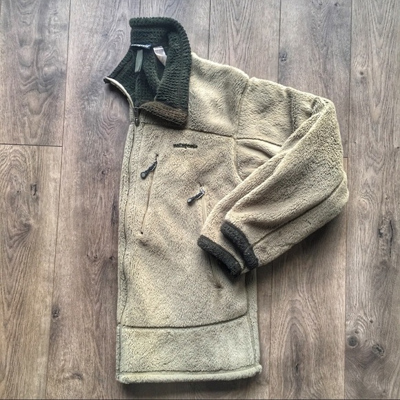 **SOLD** Vintage Patagonia Fall ‘05 R4® Jacket - Picture 2 of 8